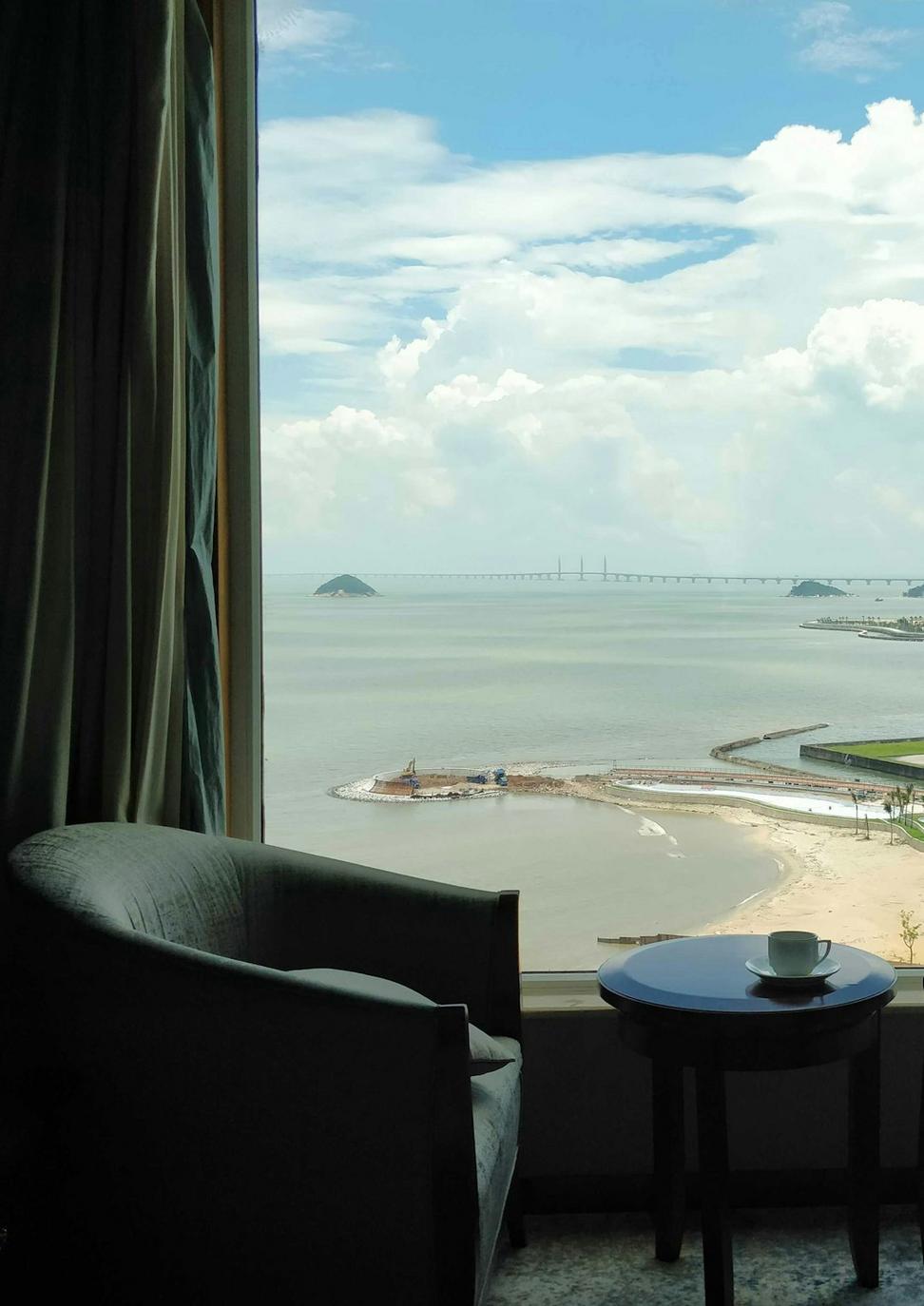 Penthouse Pyro Suite